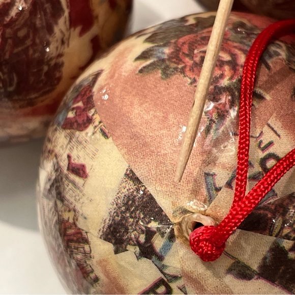 VINTAGE 90’s Victorian Themed Christmas Ornaments Set of 7 Glossy Paper Mache. - Picture 14 of 16